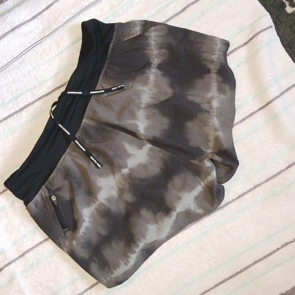 NIKE RUNNING SHORTS - Picture 4 of 8